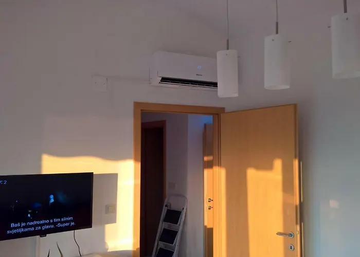 Poleti 3* マリンスカ